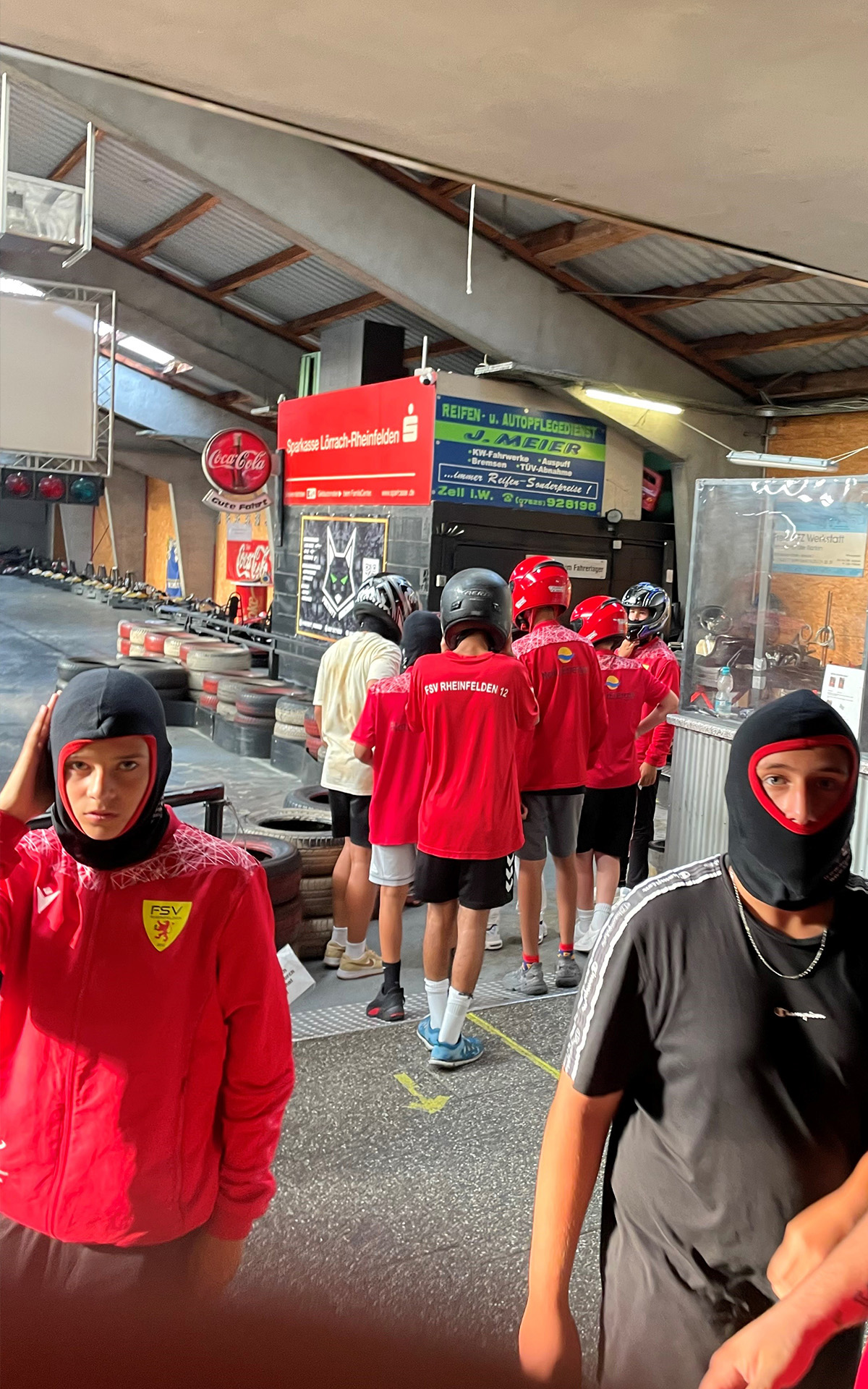 2023 C2 feiert saisonende